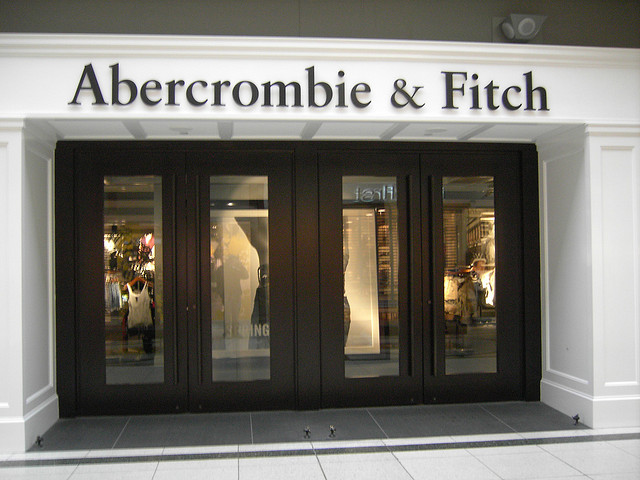 abercrombie employee dress code