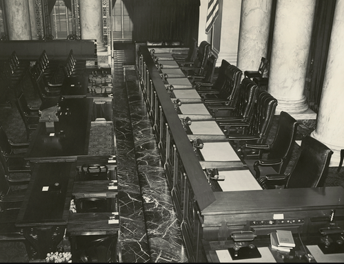 Does the shape of the Supreme Court s bench affect oral argument