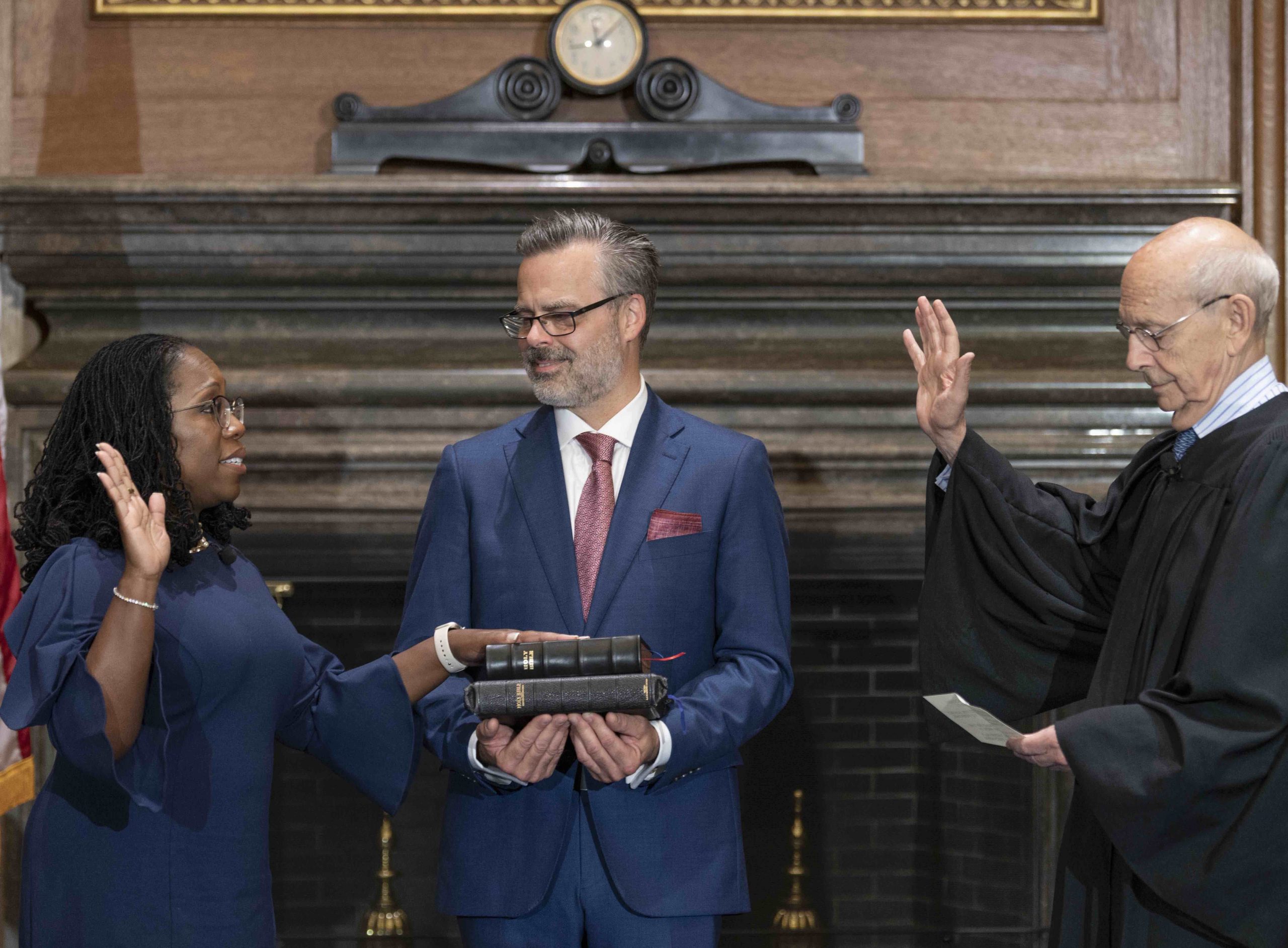 Justice Ketanji Brown Jackson takes the judicial oath from Justice Stephen Breyer