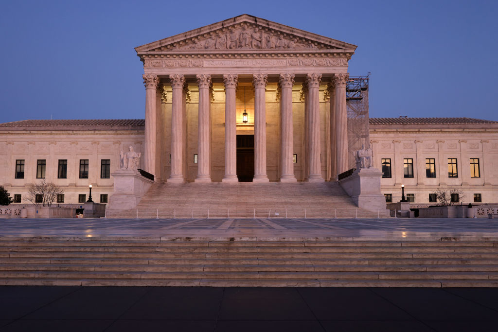Trump again asks Supreme Court to let him end protected status for Venezuelans