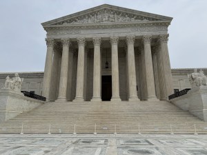 Supreme Court sides with therapist in challenge to Colorado’s ban on “conversion therapy”